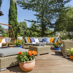 Як легко облаштувати місце для відпочинку в саду?